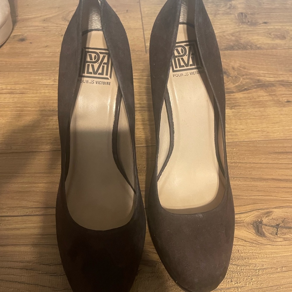 Pour La Victoire sz 10 (2 pair brown and camel color)